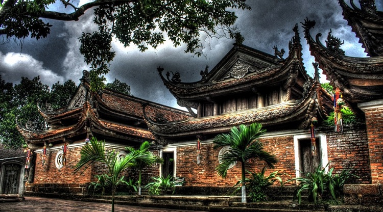 Chùa Mía tọa lạc tại làng cổ Đường Lâm